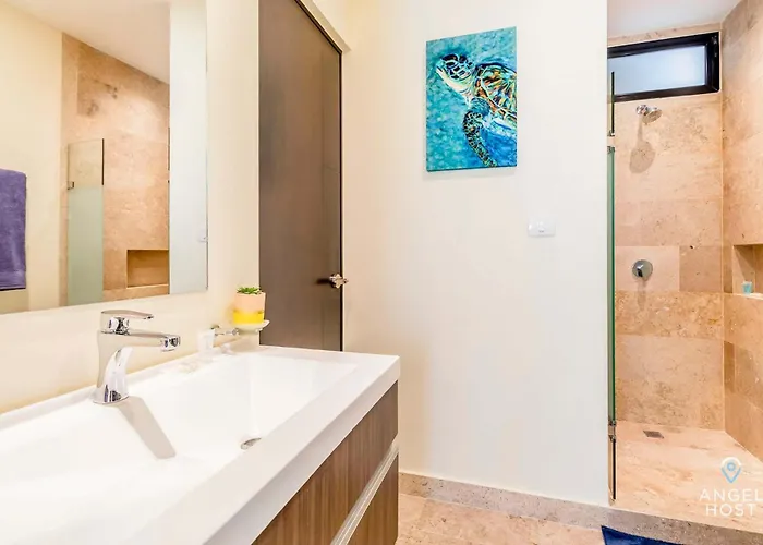 Apartment Veranto Near 5th Ave W Pool Access